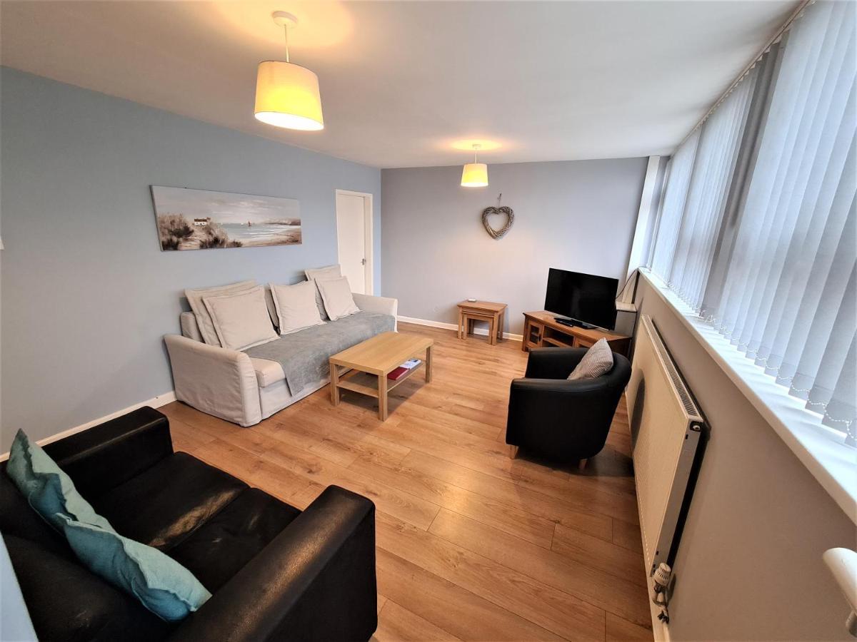 3 Bedroom Apartment Coventry - Hosted By Coventry Accommodation Exterior photo